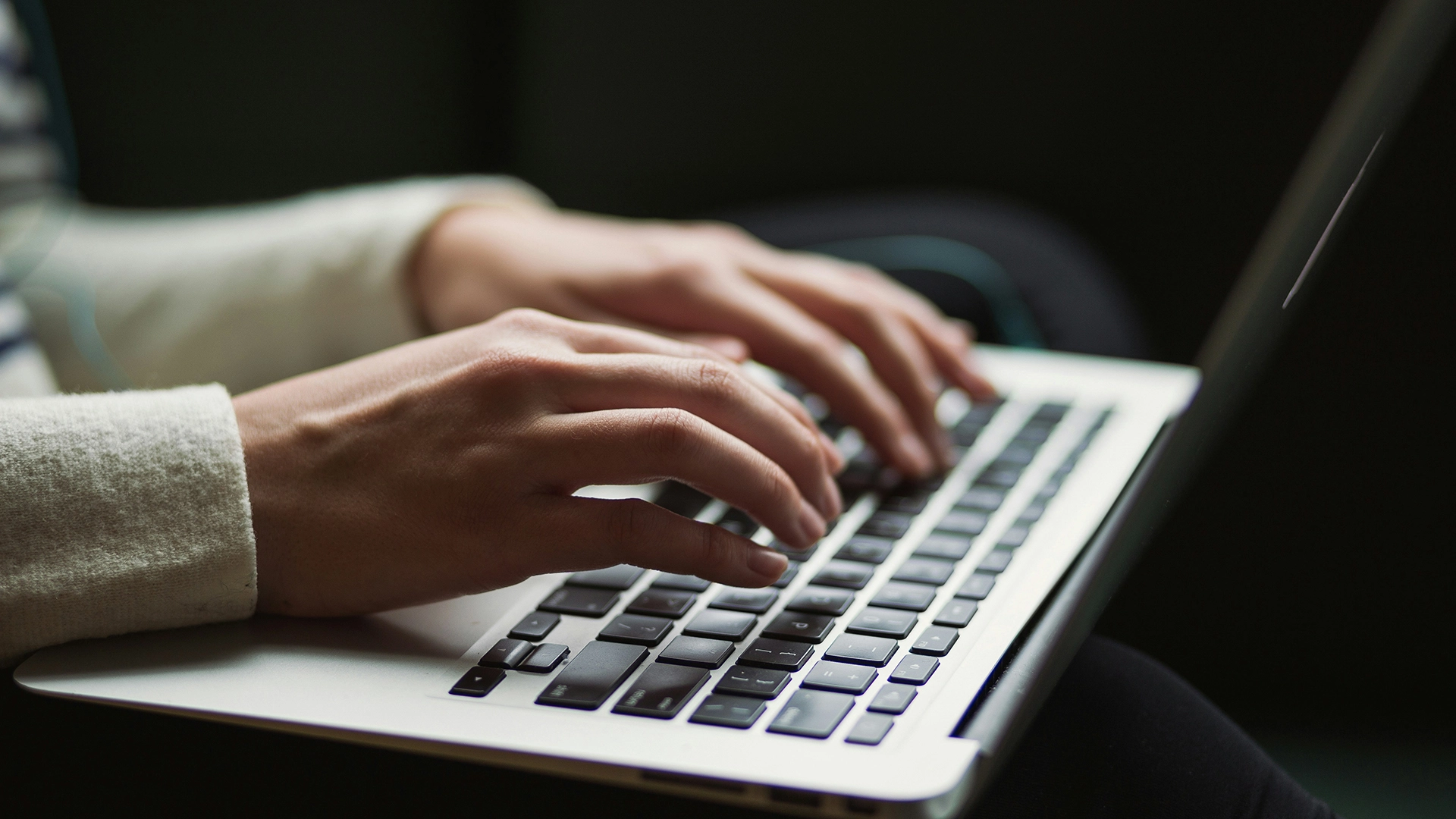 Plateforme d’Écriture NanoWriMo à Fermer en Raison de Controverses sur l’IA et la Modération de Contenu