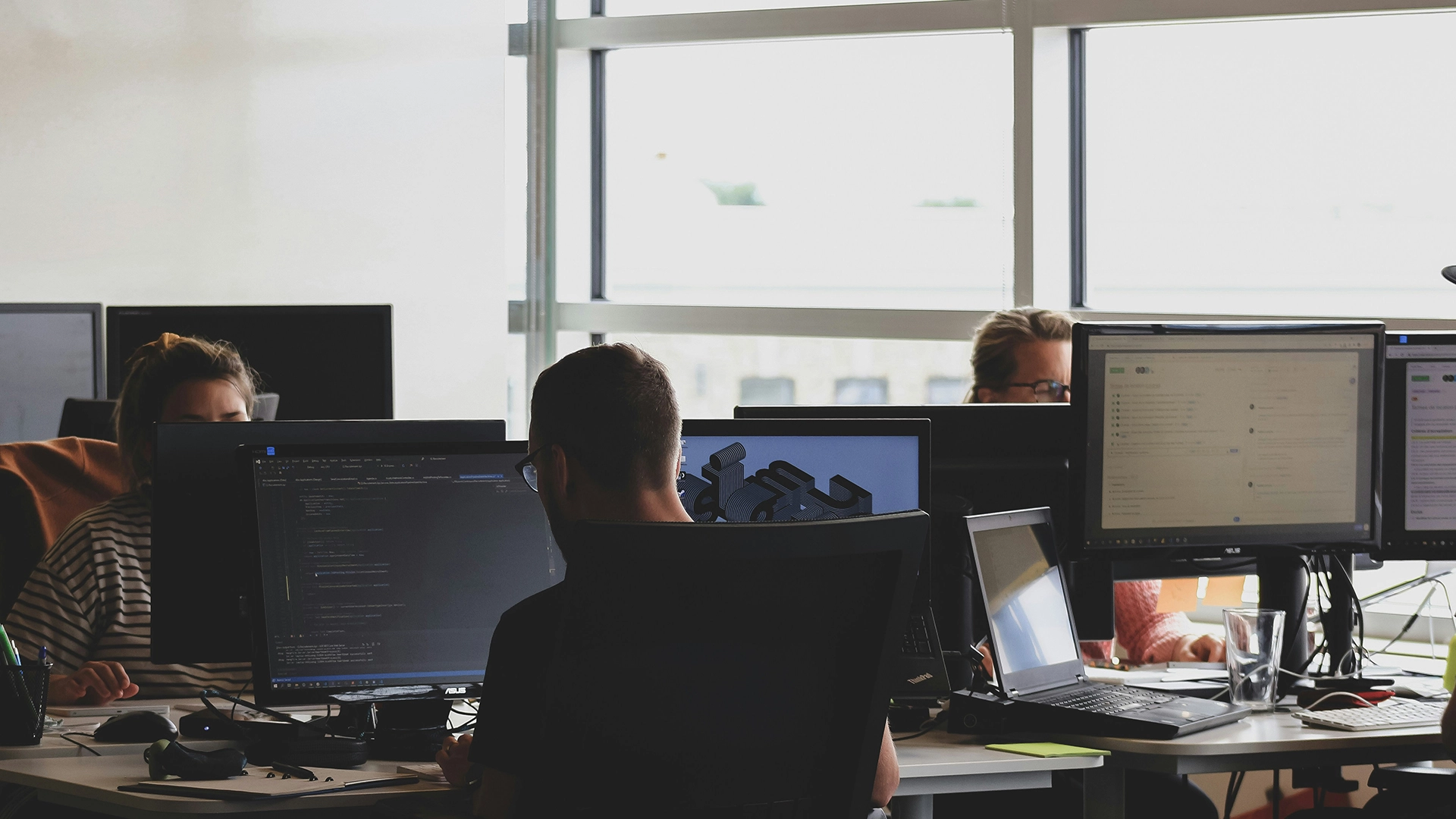 Le DOJ démantèle une arnaque nord-coréenne d’emplois dans la tech utilisant des identités américaines volées