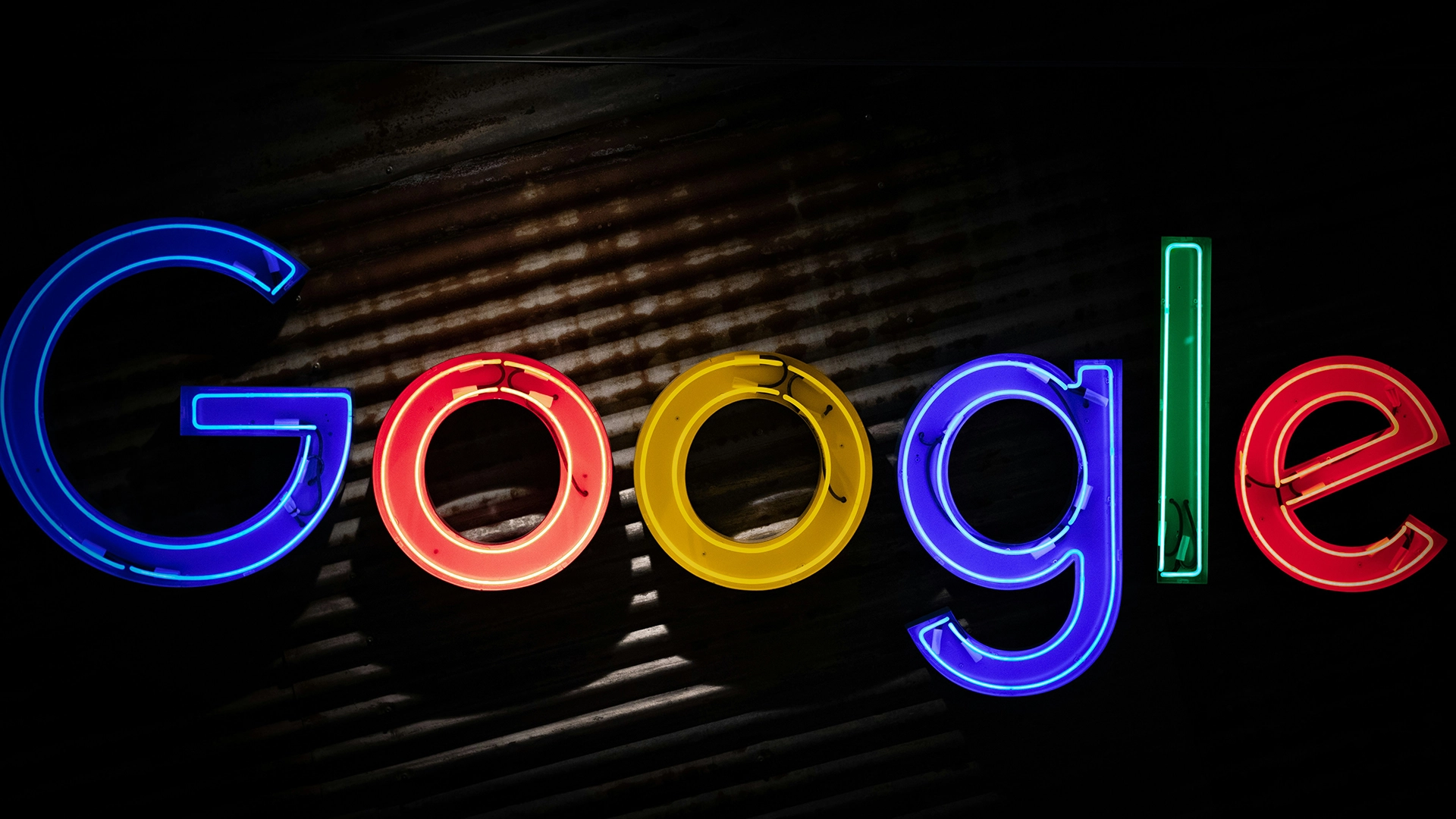 Google Confronté à une Plainte Antitrust dans l’UE Concernant les Aperçus IA