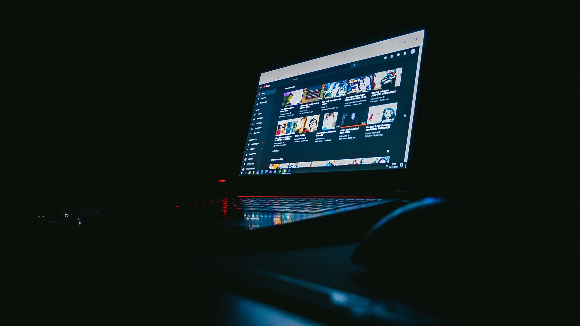 YouTube a secrètement utilisé l’IA pour modifier les vidéos des créateurs sans autorisation